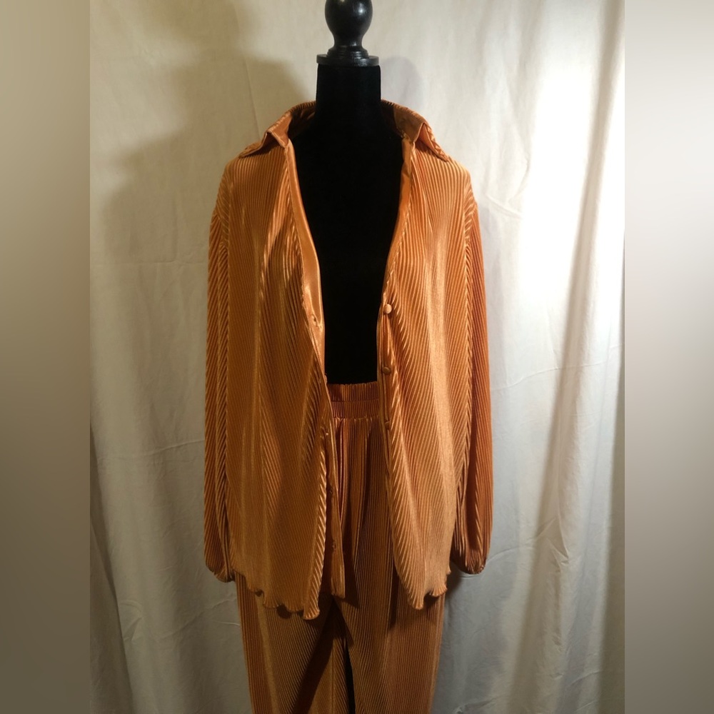 One of a kind 2 piece, flowing orange set.